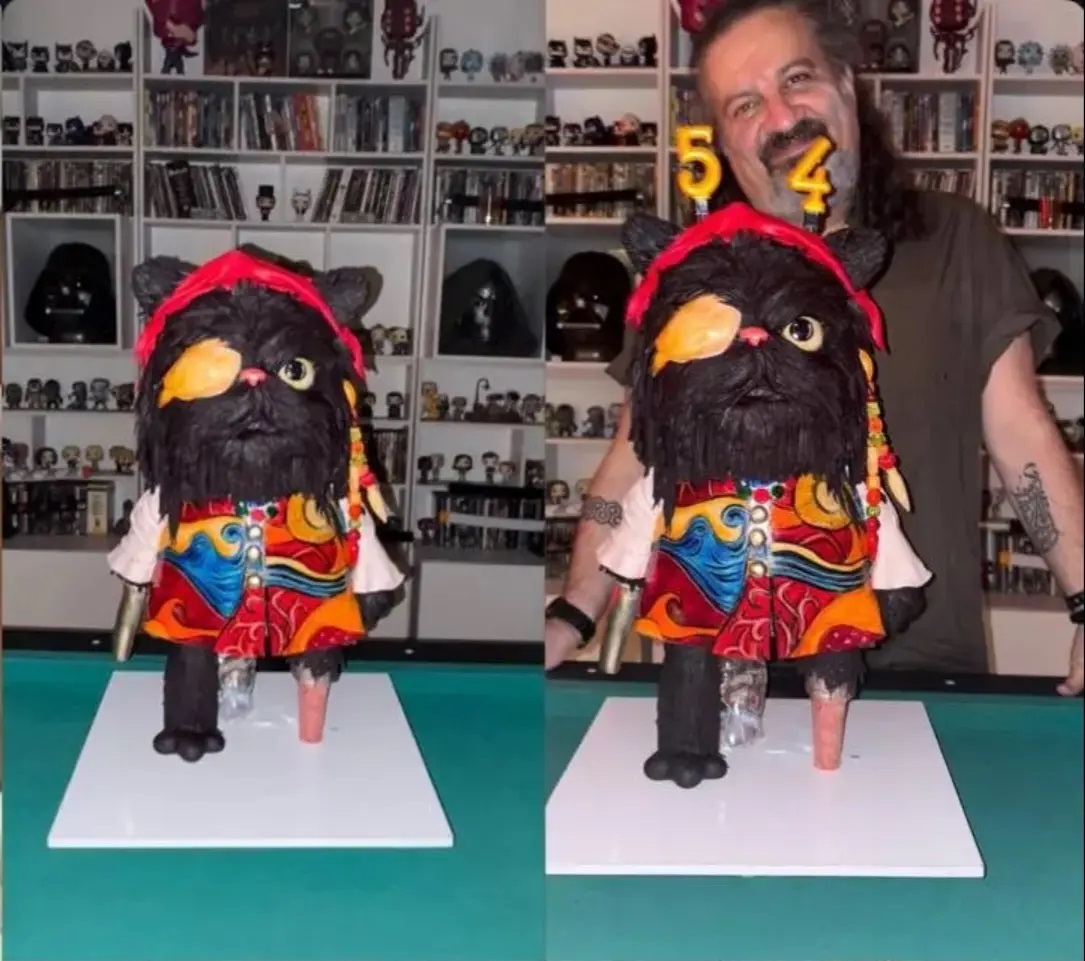 جشن تولد ۵۵ سالگی مهراب قاسمخانی در کنار ناخدا افتوی برنامه کارناوال جشن تولد ۵۵ سالگی مهراب قاسمخانی در کنار ناخدا افتوی برنامه کارناوال