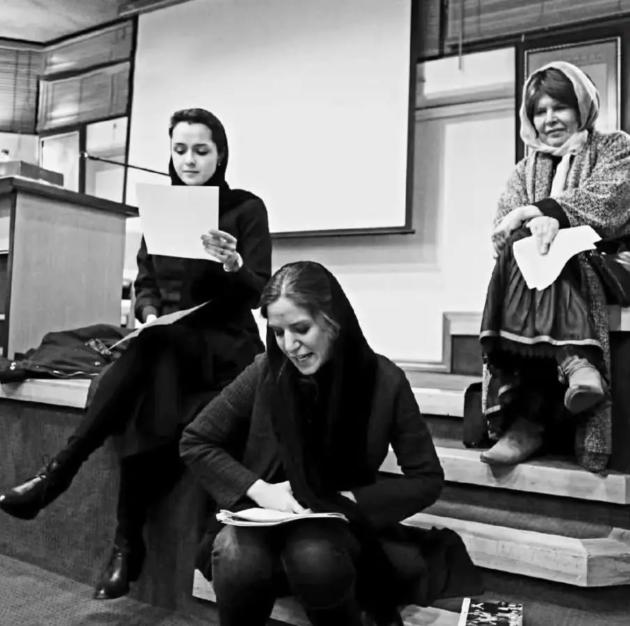 هما روستا ۶۸ ساله در کنار ستاره پسیانی و ترانه علیدوستی هما روستا ۶۸ ساله در کنار ستاره پسیانی و ترانه علیدوستی