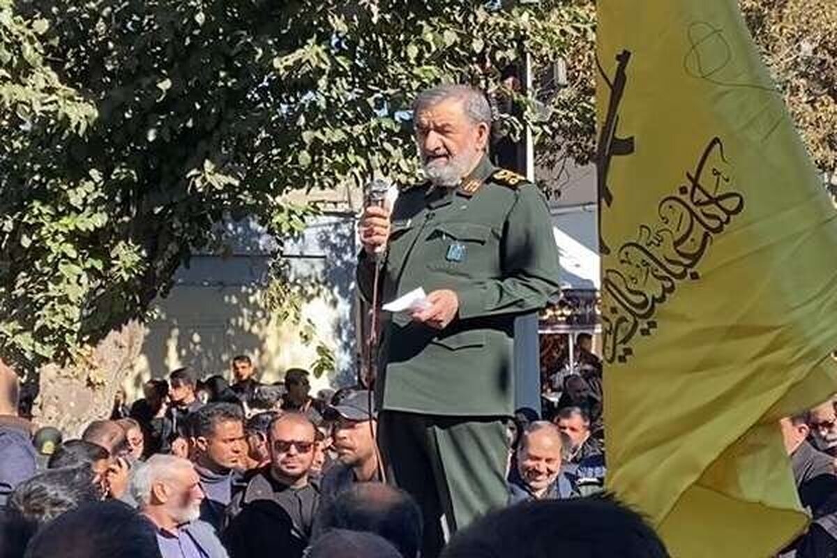 محسن رضایی: حزب الله در خویشتنداری خود برابر حملات اسرائیل تجدید نظر کند