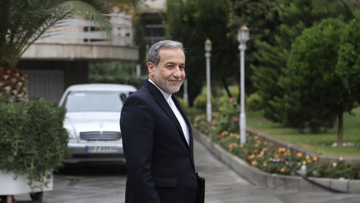 عراقچی به پاریس می‌رود