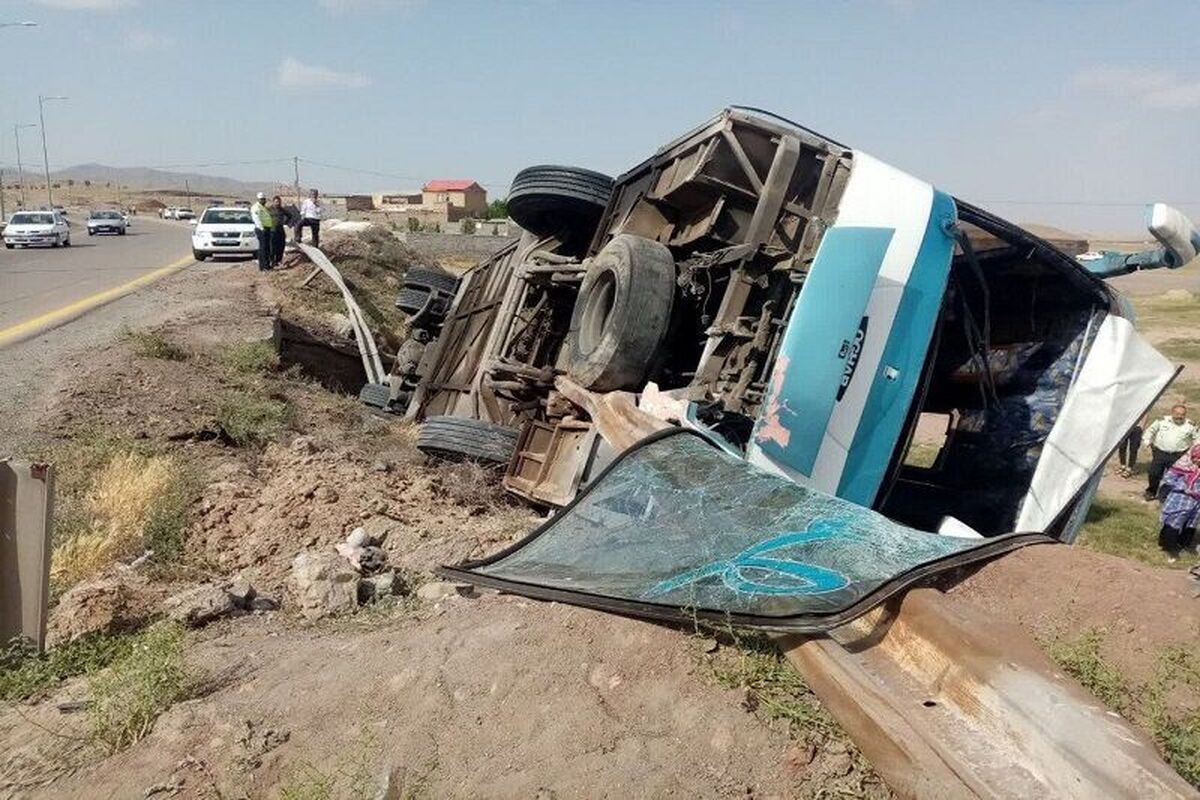 واژگونی اتوبوس در جاده بردسکن-سبزوار / ۲ کشته و ۴۰ مصدوم