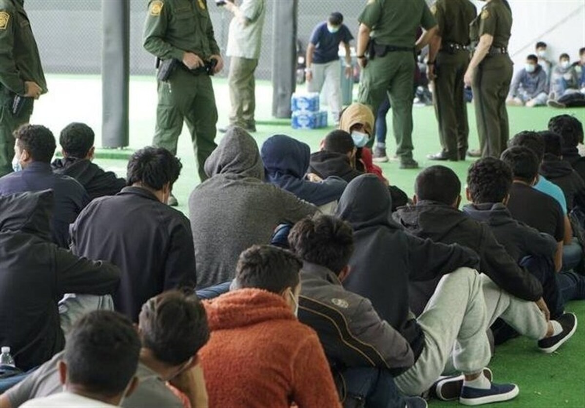 آمریکا گرین‌کارت مهاجران ۱۹ کشور را بازبینی می‌کند/ ایران در فهرست