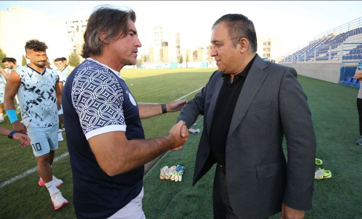 تاجرنیا: برگزاری دیدار استقلال و فولاد بدون حضور تماشاگران منتفی است!