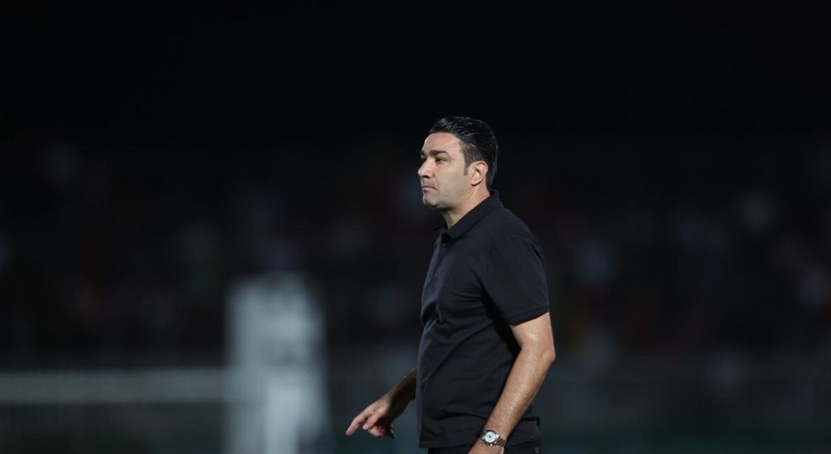 وساطت پیشکسوتان استقلال نتیجه داد؛ نکونام شکایتش را پس گرفت