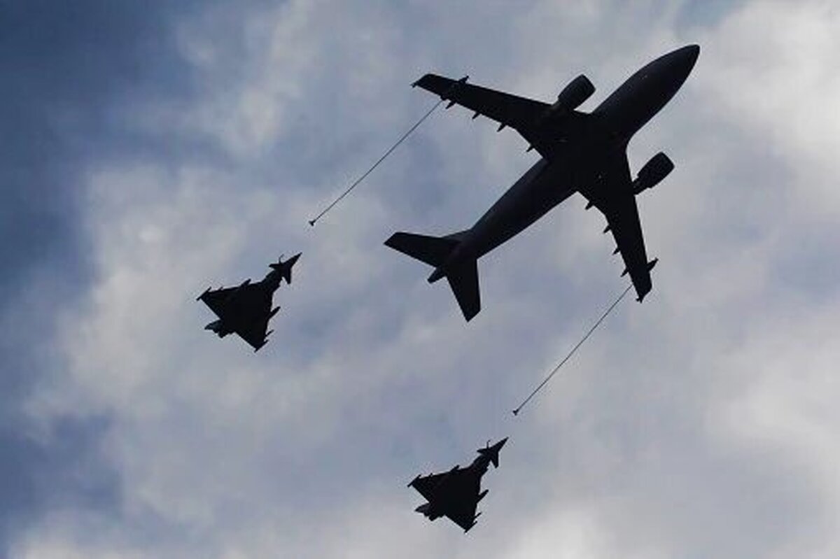 رصد هواپیمای سوخت‌رسان با اسکورت سه جنگنده A-۱۰ در آسمان عراق