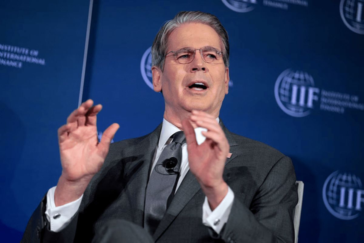 وزیر خزانه‌داری آمریکا: ظرف چند روز، انبار‌های جزیره خارک پر و چاه‌های نفت شکننده ایران بسته خواهند شد