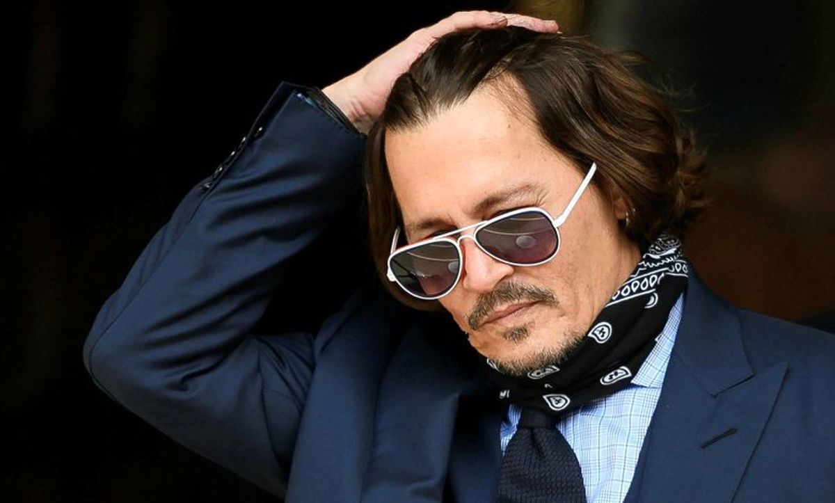 جانی دپ سرود کریسمس را زنده کرد