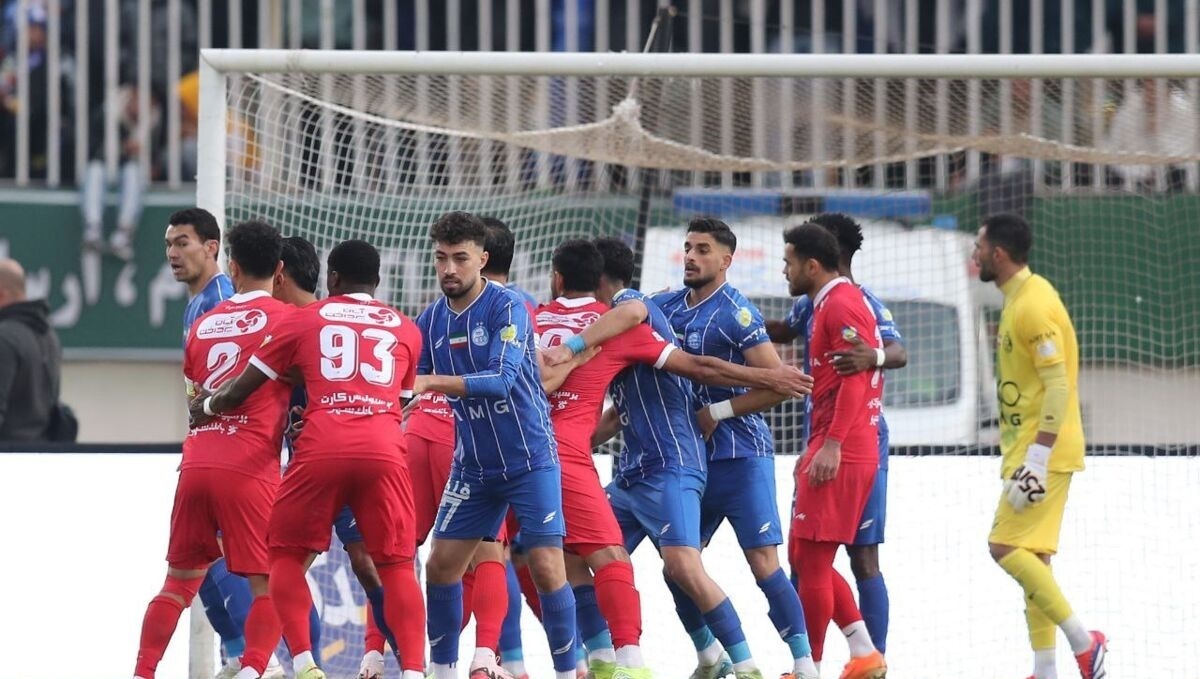 ستاره‌های پرسپولیس و استقلال قلعه نویی را راضی نکردند