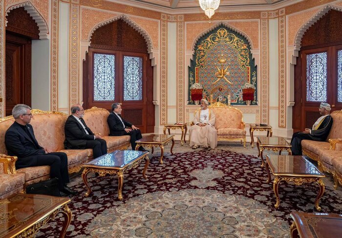 عراقچی با سلطان عمان دیدار کرد + عکس