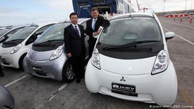 Mitsubishi i-MiEV
Mitsubishi i-MiEV
این خودروی کوچک برقی محصول شرکت میتسوبیشی است.