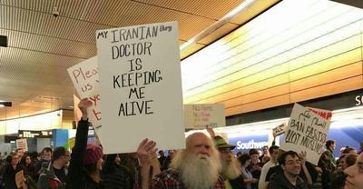 دستنوشته یک معترض آمریکایی به قانون ممنوعیت ویزا در فرودگاه نیویورک: من جانم را مدیون پزشک ایرانی‌الاصل‌م هستم.
