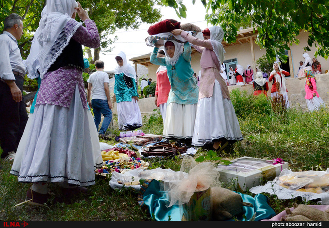 مراسم عیدی بران برای نوعروس/تصاویر
