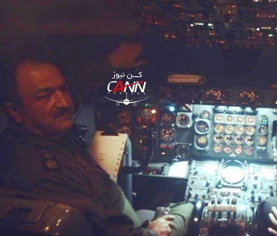 در این عکس تصویر سرهنگ خلبان قجاوند، کاپیتان هواپیمای بوئینگ٧٠٧ سانحه دیده در کرج را مشاهده می کنید.