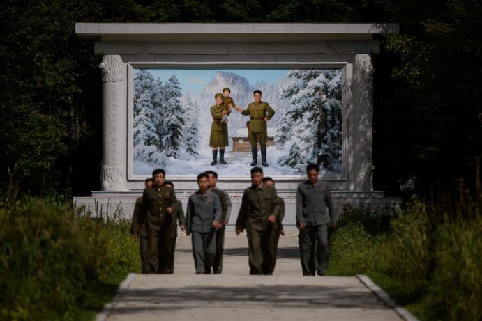 یادبود رهبر سابق کره شمالی
