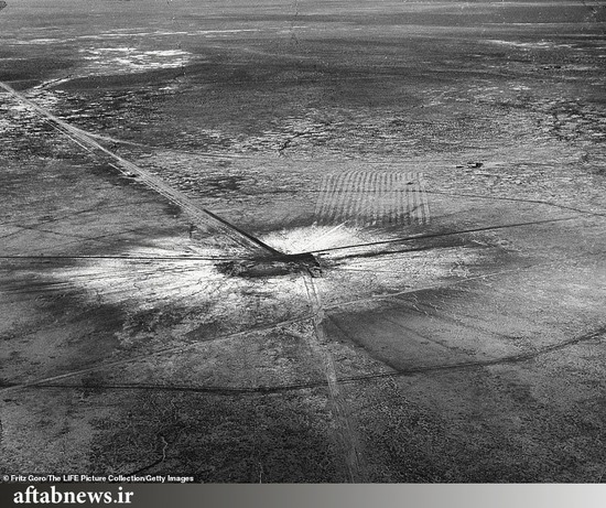 اولین عکسی که از نخستین انفجار اتمی جهان در نزدیکی نیومکزیکو در جولای ۱۹۴۵ میلادی گرفته شد. 