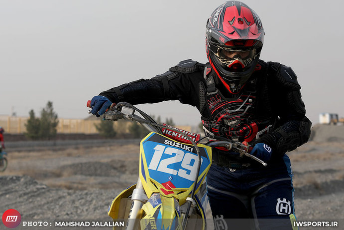 zanaan.com  زنان موتورسوار در مشهد