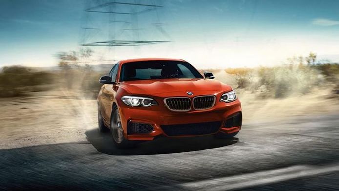 خودروی BMW سری ۲ مدل ۲۰۲۱ هم مانند خودروی قبلی همین سرعت صفر تا ۶۰ مایل را در ۵.۲ ثانیه طی می‌کند.