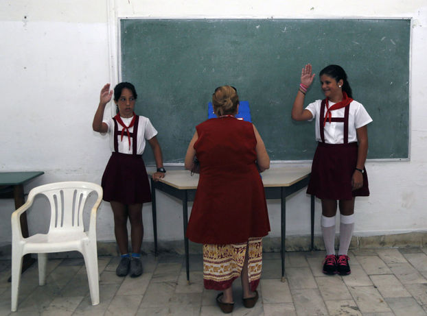 لباس مدرسه دانش آموزان در کوبا
