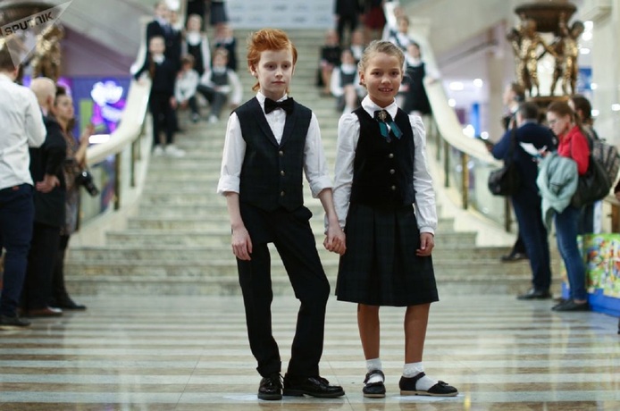 لباس مدرسه دانش آموزان در روسیه
