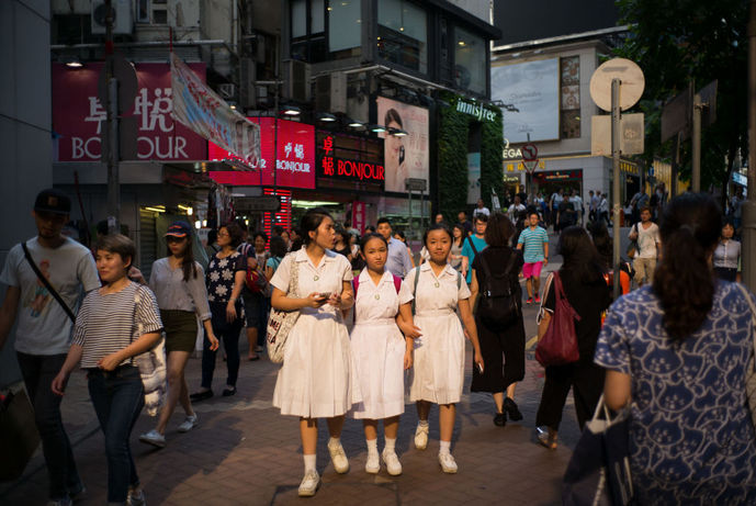 لباس مدرسه دانش آموزان در هنگ کنگ
