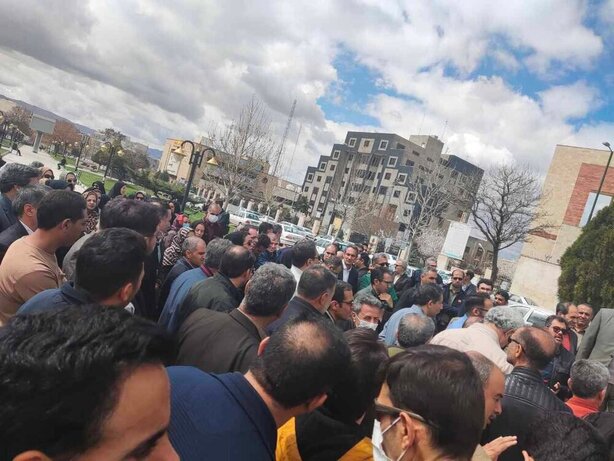 تجمع معلمان در اعتراض به عدم پرداخت معوقات و شیوه اجرای رتبه‌بندی / تصاویر