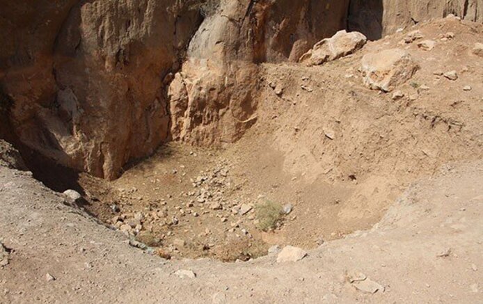 آثار یک حفاری غیرمجاز دیگر در نزدیکی استودان شماره دو/
عکس‌ها از سیاوش آریا، فعال میراث فرهنگی