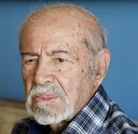 ر. اعتمادی به خاک سپرده شد