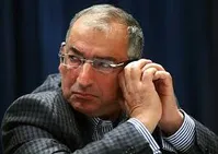 پاسخ صادق زیباکلام به مدیر مسئول روزنامه کیهان : بحران اقتصادی فعلی حاصل 40 سال اصرار بر دشمنی با آمریکا است