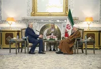 در دیدار آیت‌الله هاشمی و وزیر امورخارجه رومانی چه کذشت؟تصویر
