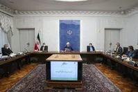 روحانی: نباید اجازه داد زندگی مردم دچار مشکل شود/ بانک مرکزی متخلفان ارزی را به مردم معرفی کند