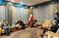 وزیر نفت با کت و شلوار و دمپایی
