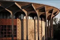 یکی به داد تئاتر شهر برسد