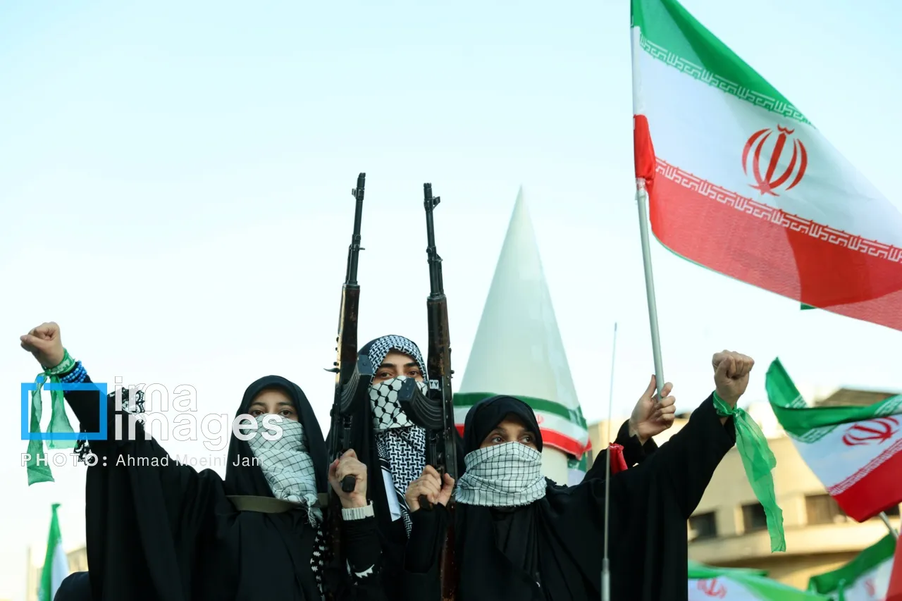 مراسم راهپیمایی دختران «جان‌فدای ایران»، ظهر جمعه (۲۸ فروردین ۱۴۰۵) از میدان امام حسین (ع) تا میدان انقلاب برگزار شد.