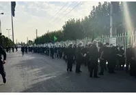 رکورد جدید مرگ با کرونا و ماندن مردم در صف تدفین عزیزانشان؛ مقصران شناسایی و محاکمه شوند