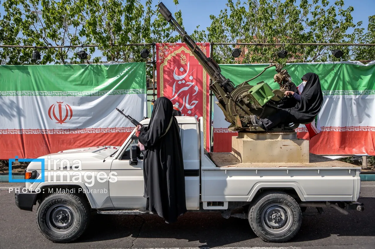 مراسم راهپیمایی دختران «جان‌فدای ایران»، ظهر جمعه (۲۸ فروردین ۱۴۰۵) از میدان امام حسین (ع) تا میدان انقلاب برگزار شد.