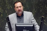 دعوای انقلابیون بالا گرفت| افشاگری تهدیدآمیز مجلس علیه دولت: ماجرای رانت خودرویی در نهاد ریاست‌جمهوری چیست؟ شاسی‌بلند‌ها را چکار کرده‌اید؟