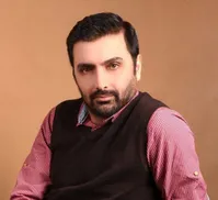تصویری جالب از کودکی بازیگر مشهور ایرانی