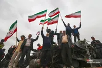روز ۵۸ جنگ؛ آتش بس شکننده | ترامپ: ایران ۳ روز تا انفجار خطوط نفتی‌اش فرصت دارد | عراقچی از عمان به پاکستان رفت، مقصد بعدی؛ روسیه | آمریکا یک کشتی دیگر ایران را توقیف کرد | حمله مجدد اسرائیل به حزب الله لبنان | تیراندازی در اطراف ضیافت کاخ سفید