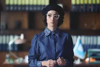 عکس هنری بازیگر تاسیان در انبوهی از سایه‌ها!