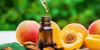 چگونه با روغن زردآلو، مو‌هایی نرم، براق و سالم داشته باشیم؟