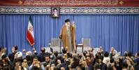 رهبر انقلاب: نباید از دشمن ترسید و دچار اشتباه محاسبه شد| امروز همه مسئول هستیم| جبهه دشمن ضعیف تر از دوره های گذشته است