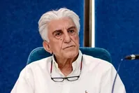 یادداشت رضا کیانیان بازیگر در نکوهش وطن فروشی