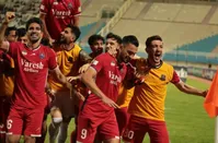 دومین تیم بانکی در راه لیگ برتر؛ نساجی در مسیر پرسپولیس!
