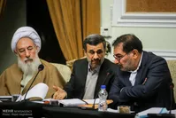 احمدی‌نژاد به شمخانی چه می‌گوید؟+تصاویر