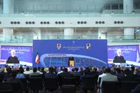 روحانی: با هیچ ملتی نمی‌جنگیم| طرف مقابل ما، عده‌ای سیاستمدار کم‌تجربه هستند