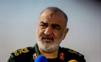 سردار سلامی: دشمن پوکی استخوان گرفته/ شکوهی از آرامش بر ملت ایران هویداست