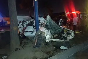 تصادف پژو پارس با تیر برق در میاندوآب/ ۲ نفر جان باختند