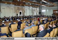 رئیس‌جمهور: برخی از اینکه بعضی شرکت‌های خارجی نمی‌توانند در ایران سرمایه‌گذاری کنند، خوشحال هستند/در تحریم‌های گذشته به جای استفاده خوب از فرصت‌ها، برخی سوء استفاده کرده و باعث فساد در اقتصاد شدند/نباید اجازه دهیم اشتباهات سال 90 و 91 تکرار شود