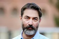 عکس/ هوتن شکیبا و پارسا پیروزفر در اکران خصوصی فیلم علت مرگ نامعلوم