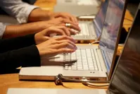 ADSL گران شد، کاربران به صفحه وزیر هجوم بردند!
